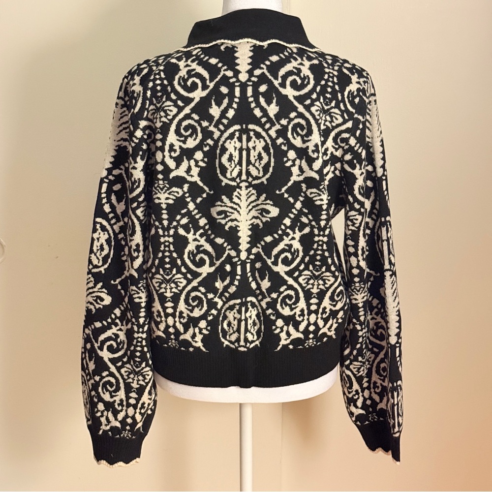 Black And White Patterned Collared Wool Cardigan - image 3